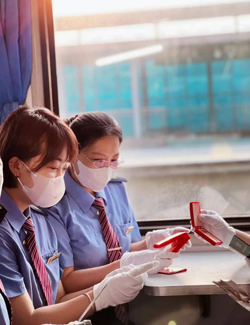 太原客运段重庆车队4611次2组退役军人开展向杨勇同志学习主题活动