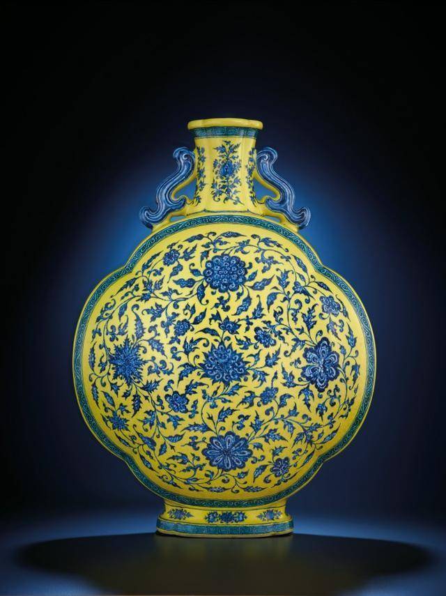 明・宣德年製款・古陶瓷品・黄釉・青花・八寶紋・竹節壺』