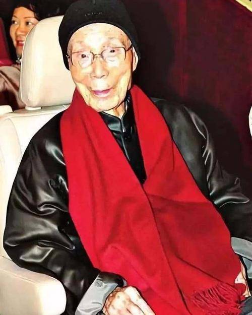 我国一位女道士,118岁时竟然返老还童,这是怎么回事_李诚玉_武当山