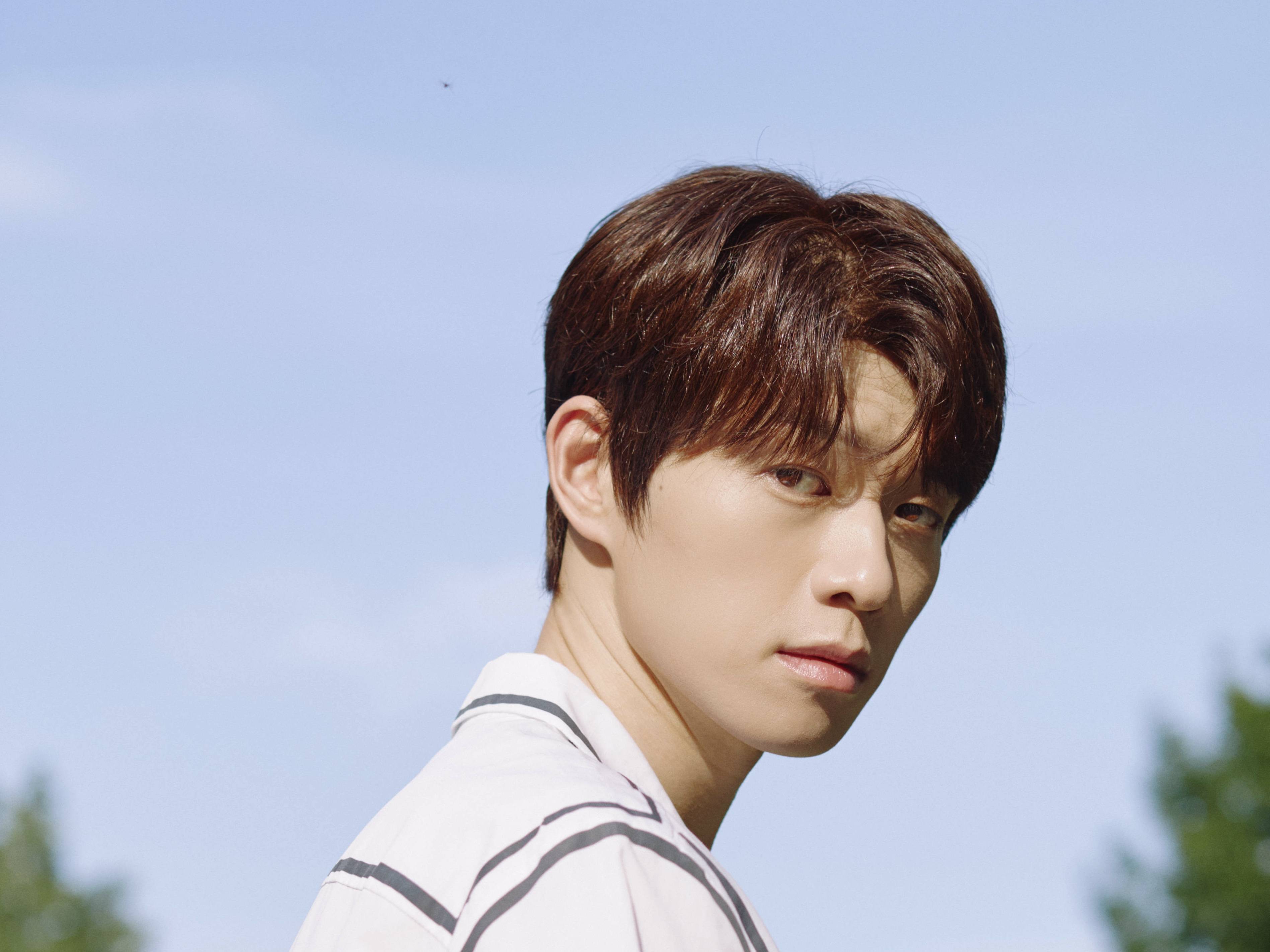 有不少消息称,杨幂与比她小几岁的男演员魏大勋有一些不同寻常的关系