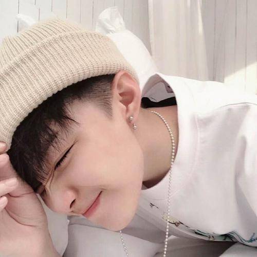 帅哥头像真人男生侧面瞬间我想到的都是你