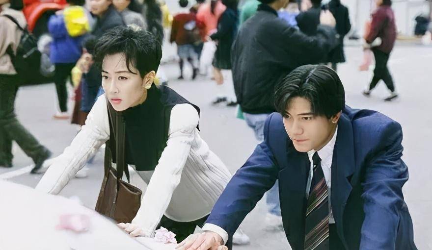 如果不是刘銮雄,她可能早已嫁给郭富城,如今50岁仍单身_袁洁莹_李嘉欣