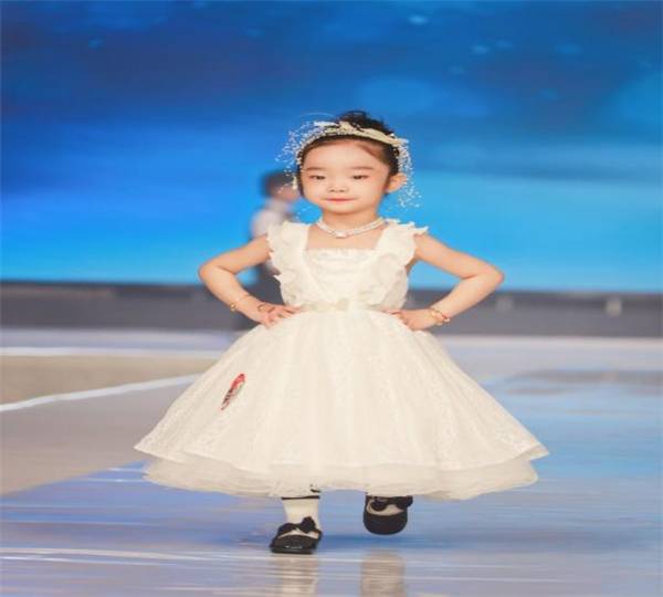 第八届潮童星国际少儿模特大赛盐城赛区网络人气冠军_中国服装协会