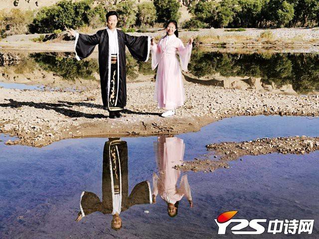 "李白夫人青梅"扮演者隋源称,能够扮演李白夫人,对朗诵家来说,实在是