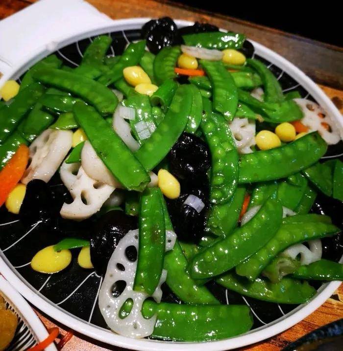 原创小伙在北京遇广东老乡花300块钱点6道东北菜请客却被吐槽寒碜