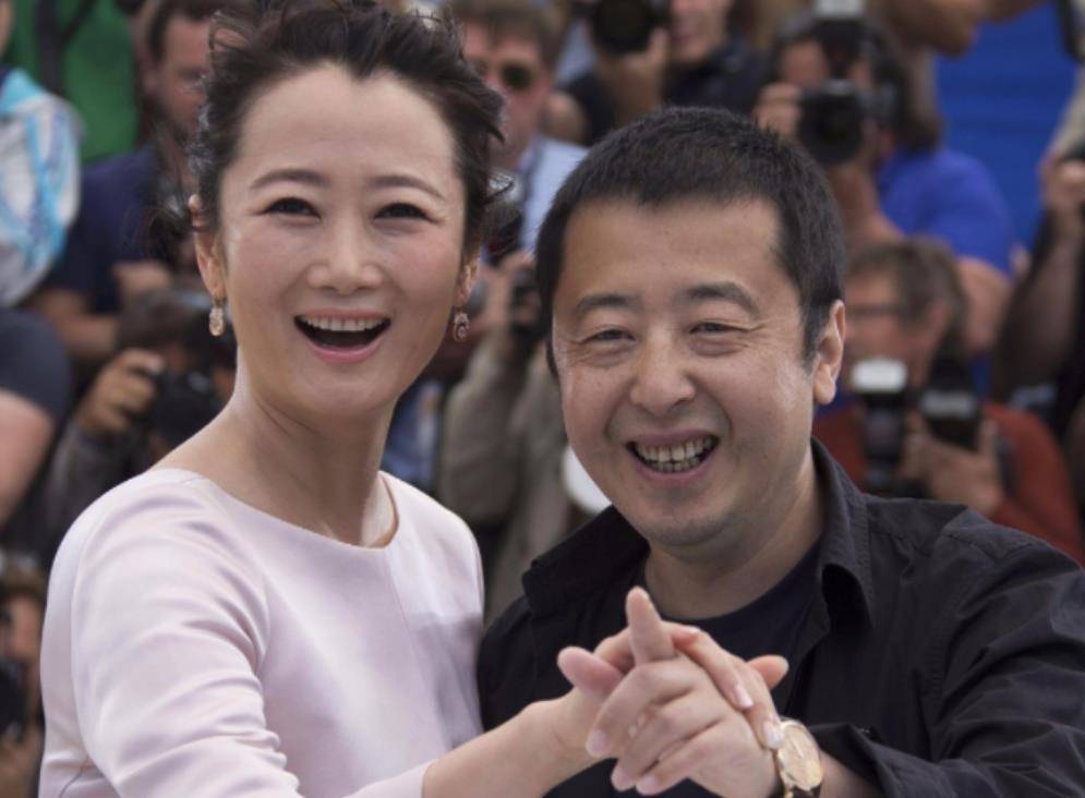 赵涛秀恩爱,与老公同框好似两代人,20年不吃晚餐身材仍凹凸有致