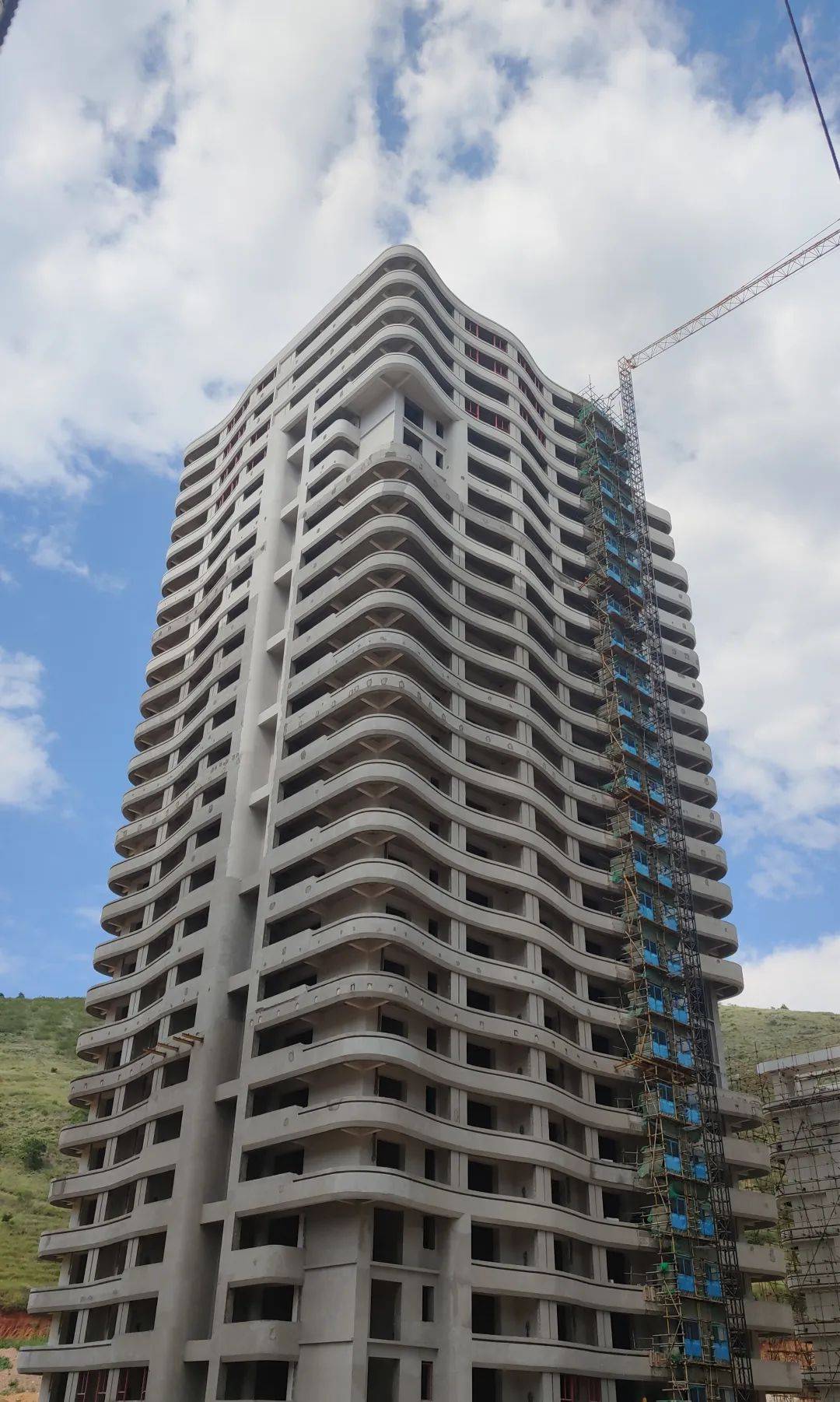 大理慢谷 最新工程进度播报 1号楼外墙涂料已完成