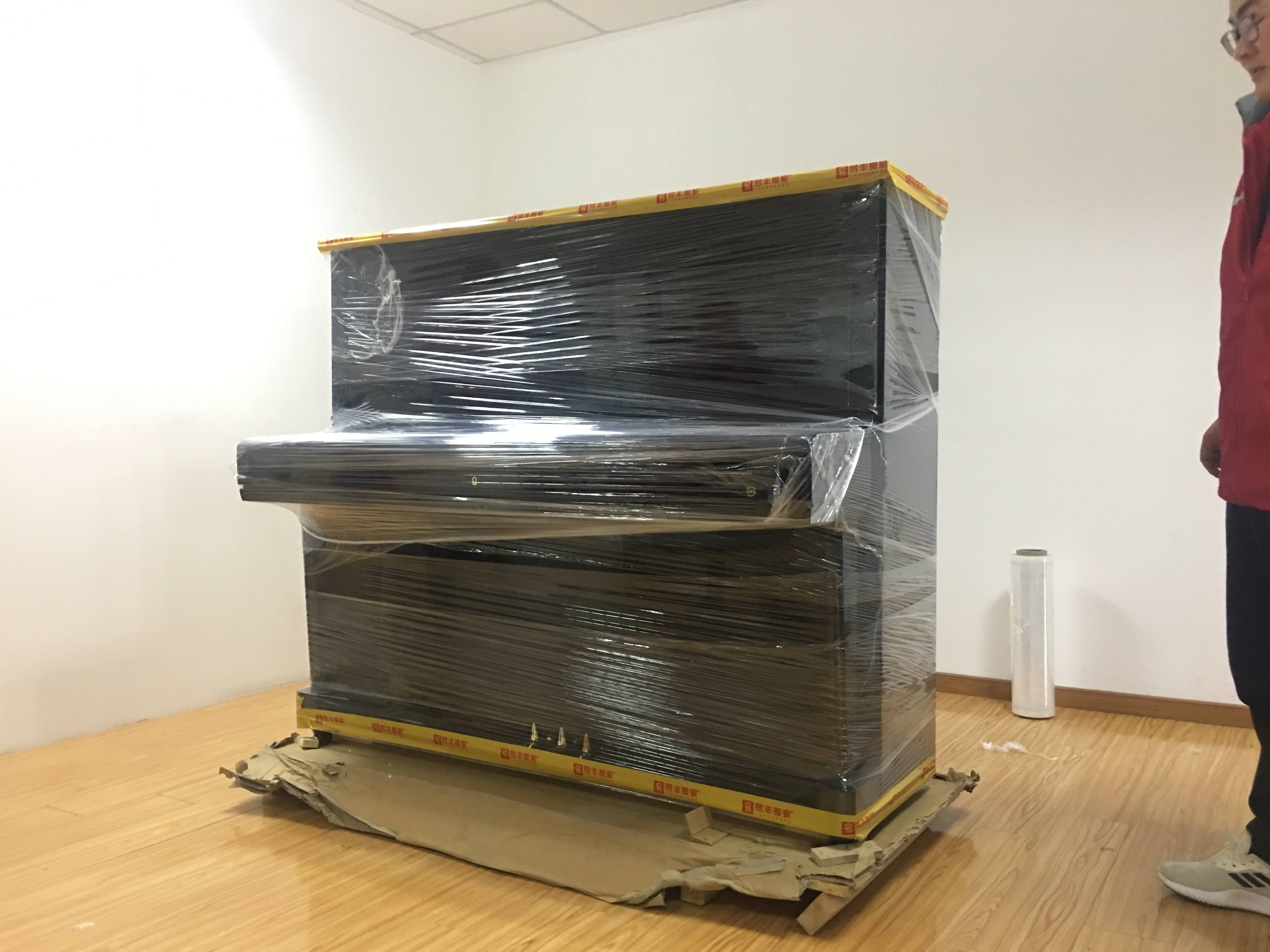 不要随意拆卸零件三角钢琴搬运的过程中,建议不要拆下三角钢琴零部件.