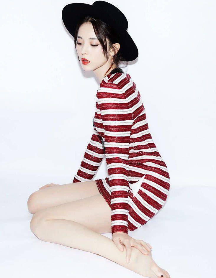 172的古力娜扎光着脚丫时,这腿依旧能碾压众人,不穿鞋超时尚_身材