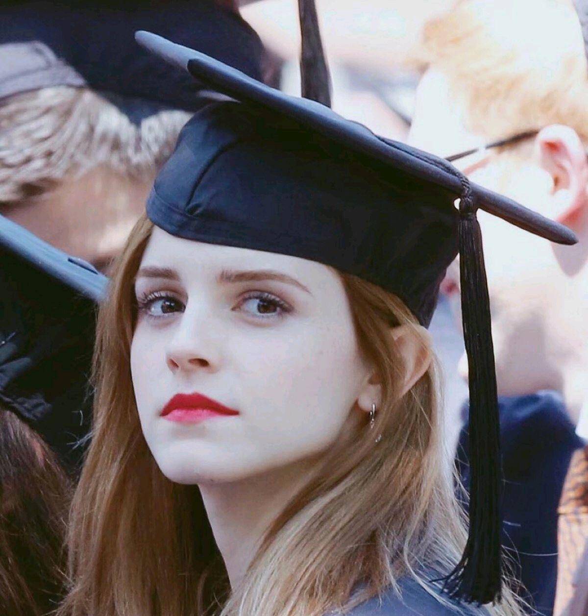 10岁奥斯卡女明星,拍电影时考试成绩9a,不读牛津去布朗大学_艾玛_哈利