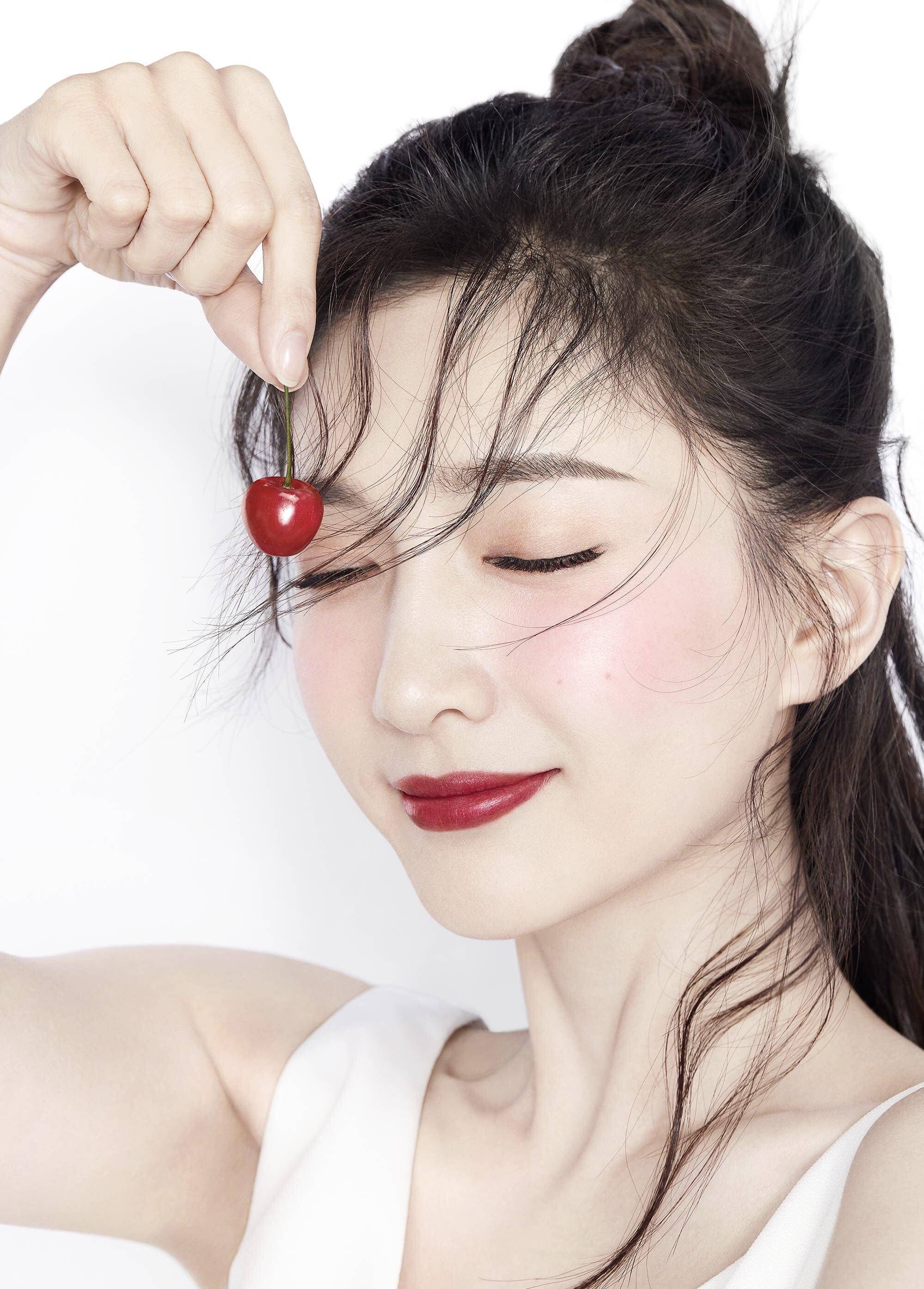 娱乐圈前几名排名女明星,榜首人气王你居然想不到_关晓彤_江疏影_高冷