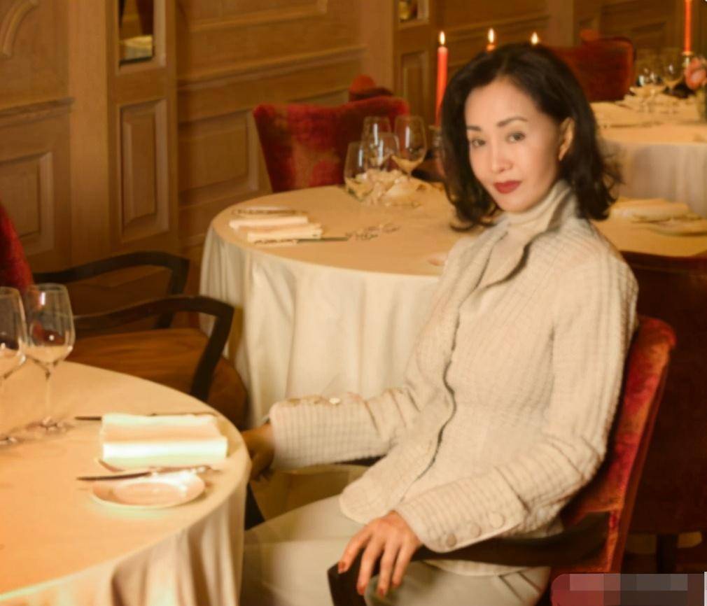 嫁船王为妻,连生4个孩子,忍小三43年终得丈夫70亿_何莉莉_赵世_谭玉梅