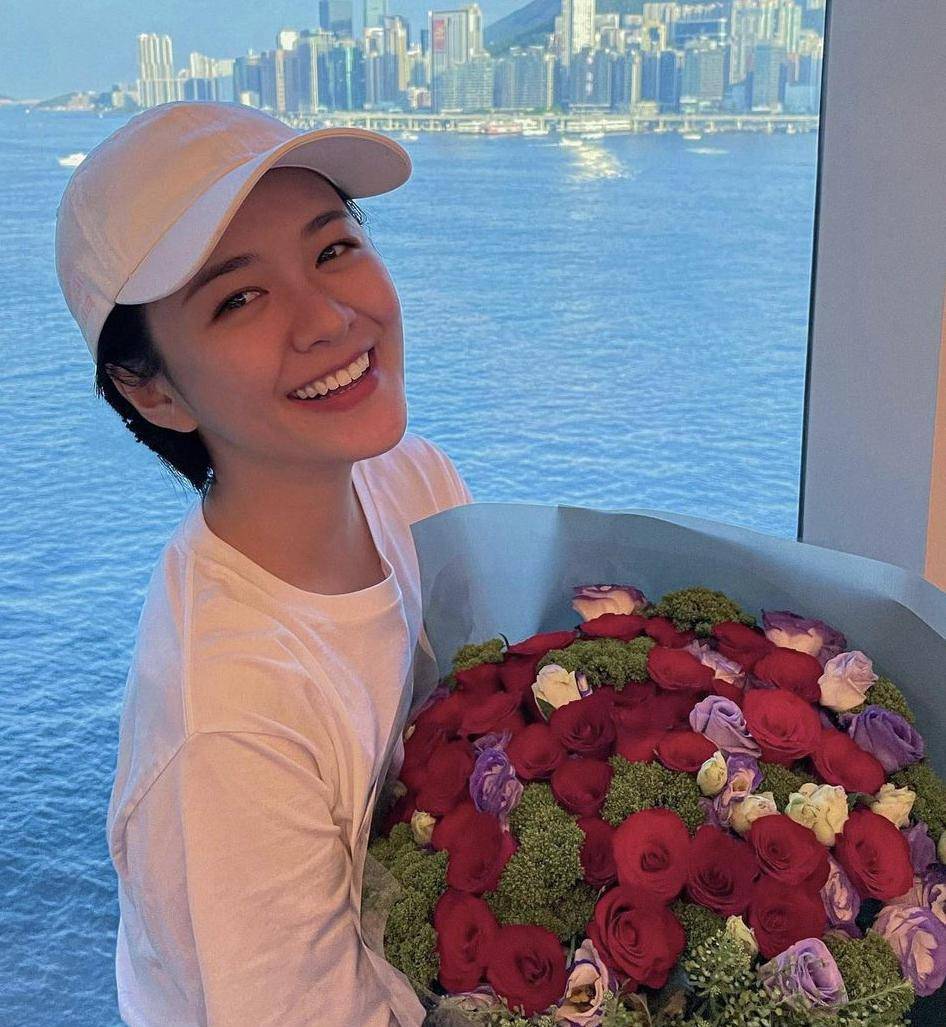 原创江嘉敏与男友情逝疑有新恋情连发两个动态称一个想见的人