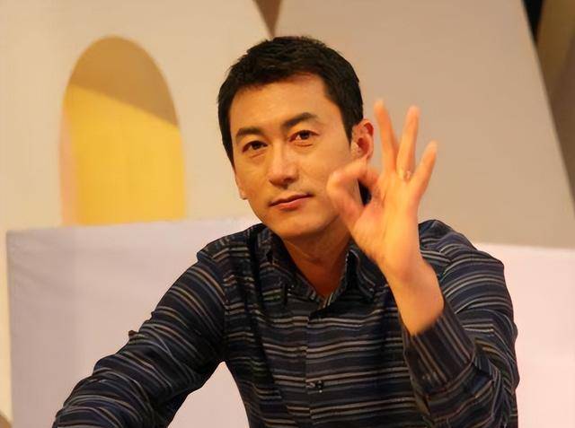 鲁健当头一棒,毕竟他是不可能放弃自己奋斗多年好容易走上正轨的主持