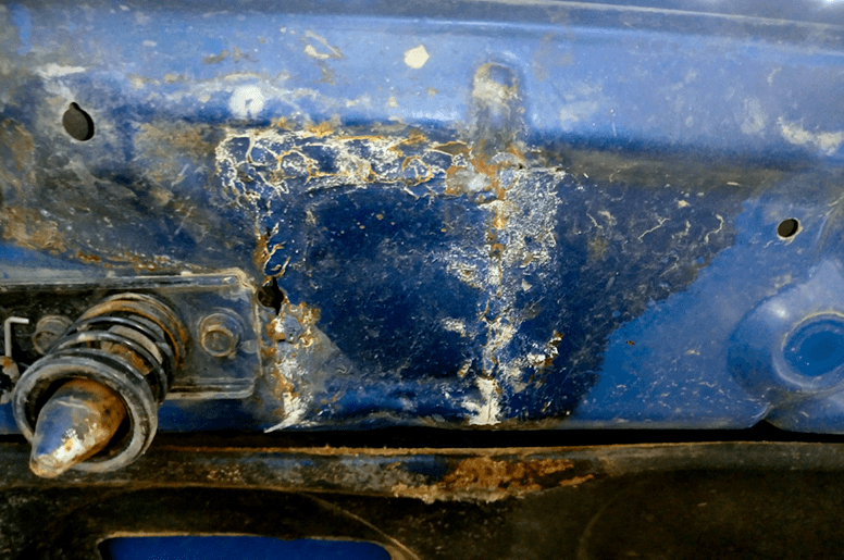 见过座椅全生锈的状态吗二手车检测如何验泡水车