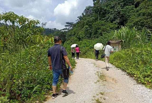 老山作战惨烈一役，定向地雷迎面击中连长排长咬下敌人一块肉牺牲