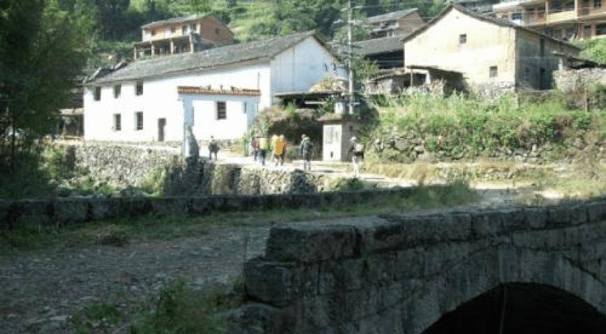浙江省温州市永嘉县溪下乡的罗垟村,深处于浙江省的名山括苍山中.