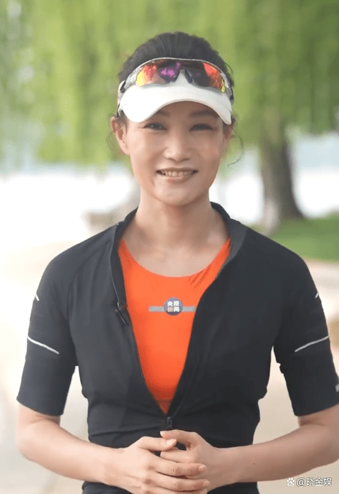 李梓萌:运动让自己更美,只要不主持联播"每周都会晨跑20公里"_健身