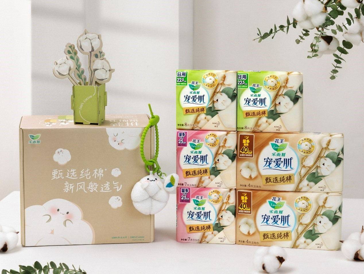 「乐而雅」还在广州复刻了祖儿同款"棉棉花园快闪店",不仅还原了广告