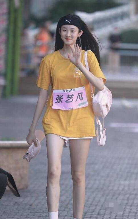 把堆堆袜穿成"无痕袜",双腿却合不拢_张艺凡_服饰_效果