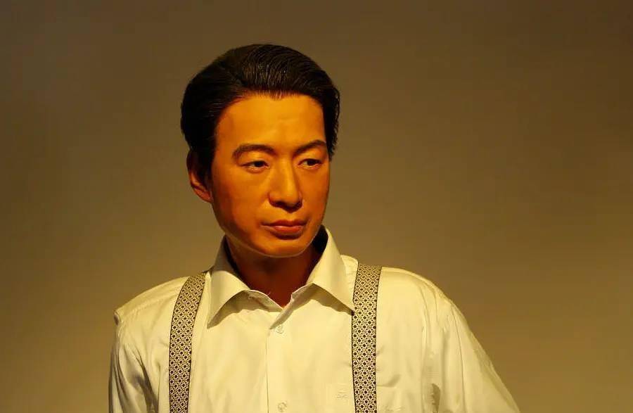 他是"话剧皇帝",与妻子新婚四年后便英年早逝,实在让人感叹_石挥