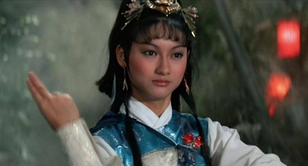 她主演的影片有《醉猫师傅》《醉侠苏乞儿》《十四