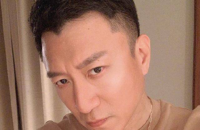 孙红雷20岁旧照火啦!