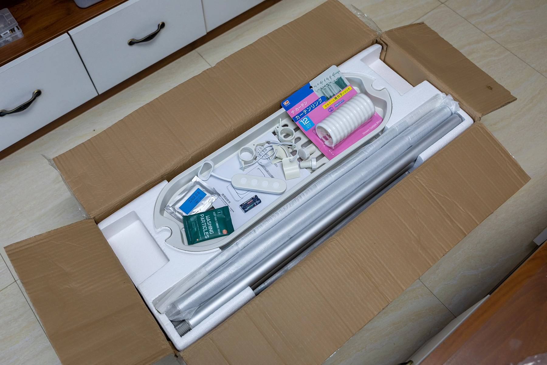 舒乐氏“全自动挂烫机”:能除皱,会烘干,家中衣物轻松护理