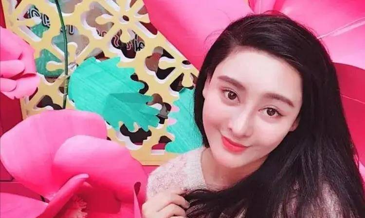 花800万整容成范冰冰,后嫁给主刀医生,如今的何承熹怎么样了?