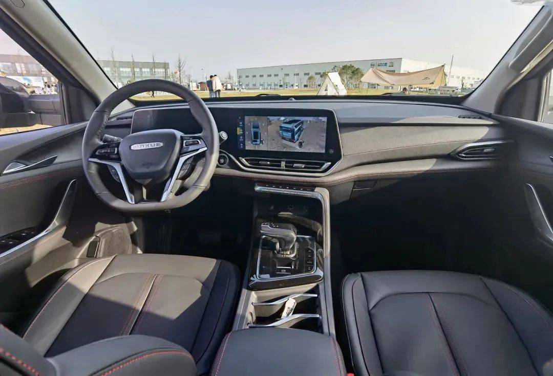 【上汽大通房车】上汽大通探索家 t90 四驱轻越野房车终于揭秘内饰