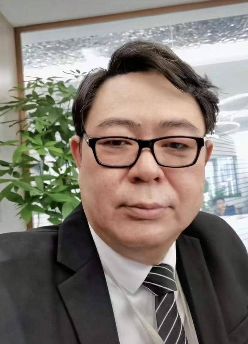 49岁高亚麟被指喝大了!