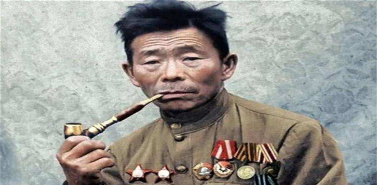 二战最强的黄种人狙击手,击毙367个敌人,敌人为杀他不惜用大炮_莫科诺