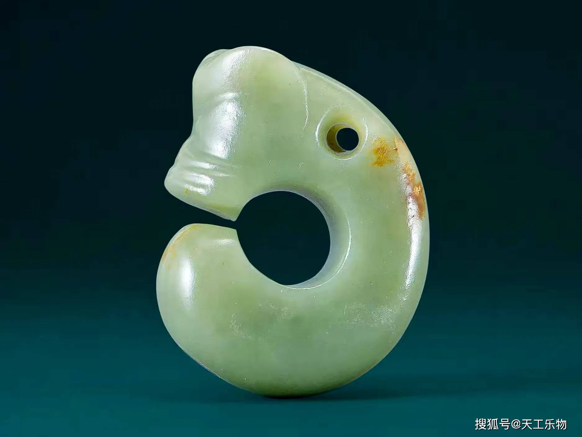 和田籽料"玉猪龙"!_龙的_造型_形象