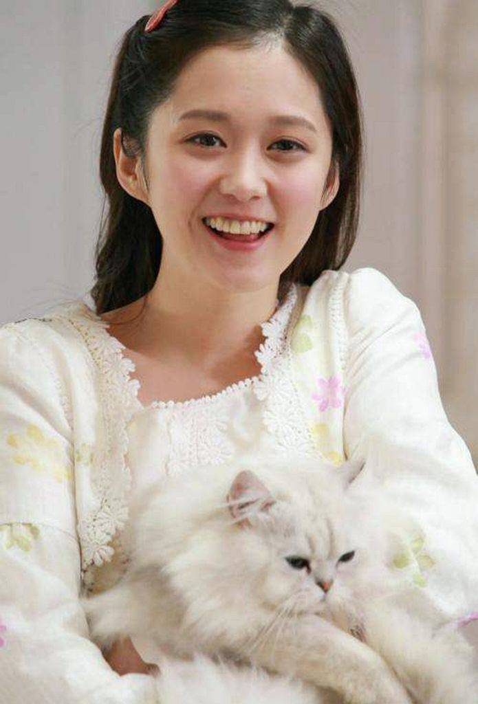 她当年红遍中国,因一句"没钱就去中国"被封杀,如今活成这样_张娜拉