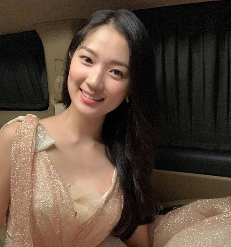 6姜丹尼尔自从与前女友分手之后,姜丹尼尔就很少公开亮相,粉丝们也对