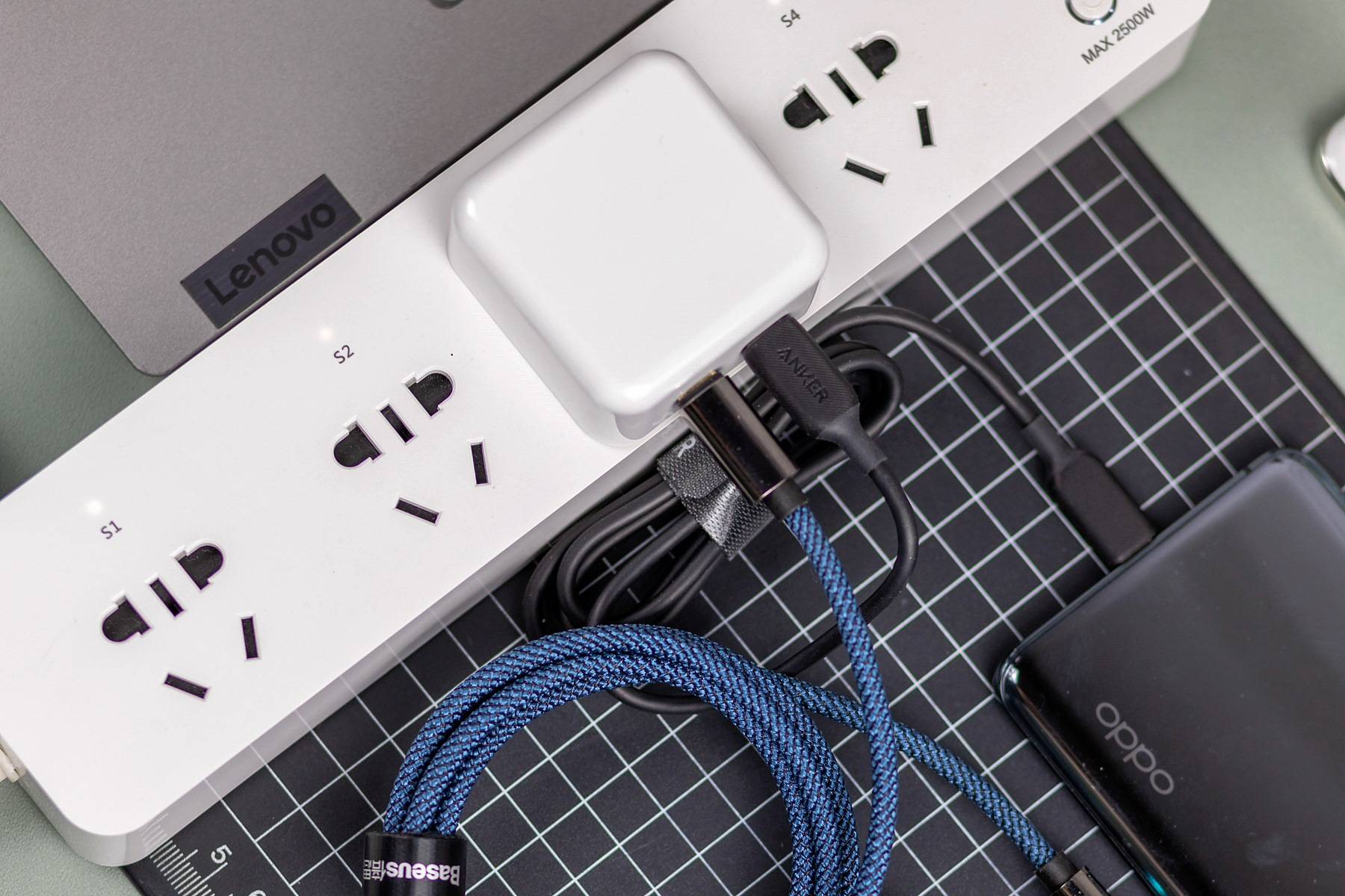 素乐35W氮化镓双C充电器,轻量化设计,又一款苹果平替好产品