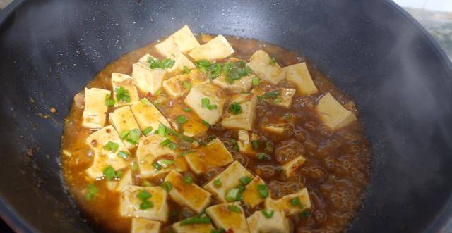 小孩也能吃的“麻婆豆腐”，简单又易学，拌米饭最香