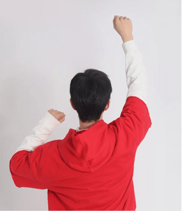 肖战15分钟默片有流泪,双平台动态有仪式感_back_舞台_灯光