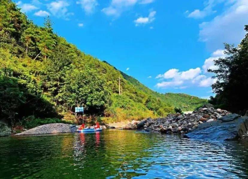 有生活 | 来天台飞腾峡漂流开启一场惊险又刺激的漂流大战吧_山泉水