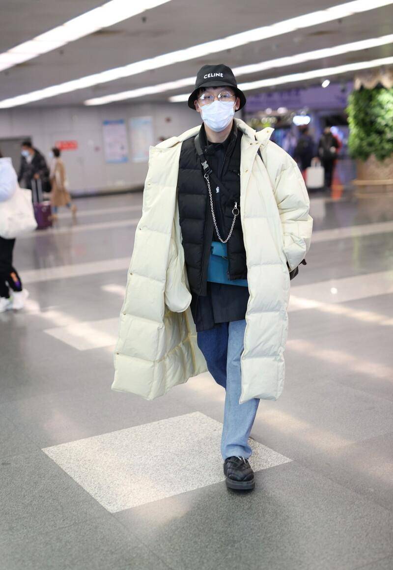 原创明星羽绒服造型盘点看完你就知道啥叫真正的臃肿