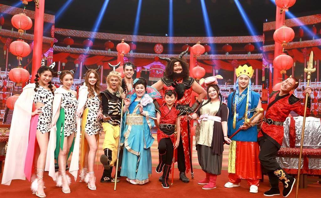 小甜甜挺孕肚当「猪」 老公直言:怕扶不起来_王宇婕_录影_节目