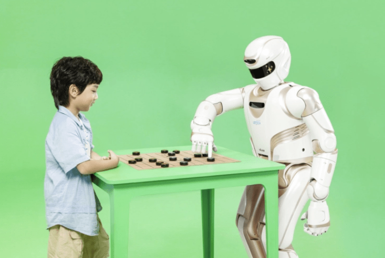 商汤科技重磅打造"元萝卜senserobot"ai下棋机器人_中国象棋协会_孩子