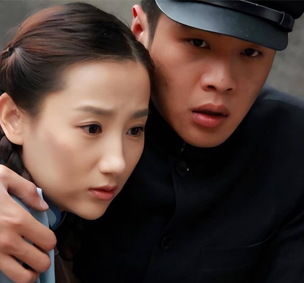 同样是演周卫国,将文章和张若昀放一起看,差别就出来了