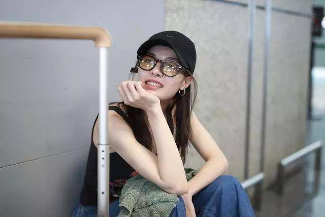 钟楚曦_资源_明星