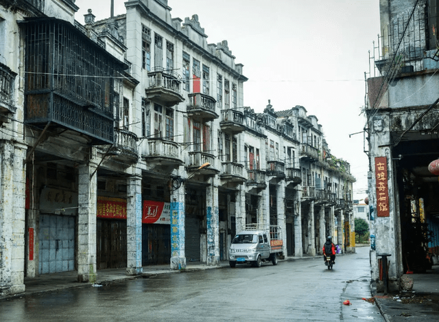 南洋风格建筑，曾经商贸之地！广东这一老街，记录这湛江的记忆！