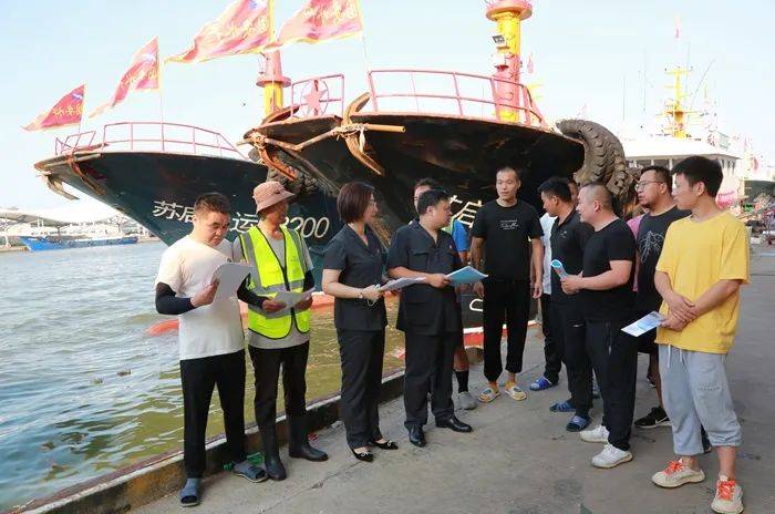 为了鱼翔浅底,严惩非法捕捞,我们在行动……_吕四港镇_启东市_宣传