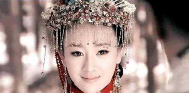“皇后”她是清朝最受宠的妃子，也是首位皇贵妃，死后却受到奇怪的冷遇