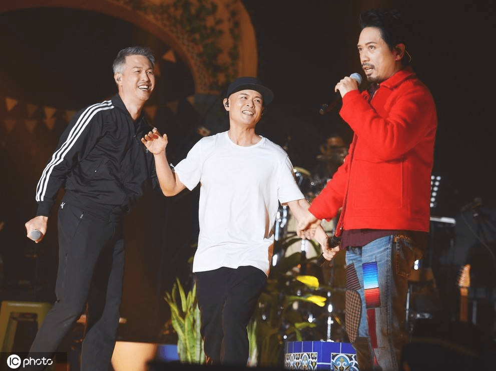 侧田举办巡回演唱会 实力唱将引爆全场-搜狐大视野-搜狐新闻