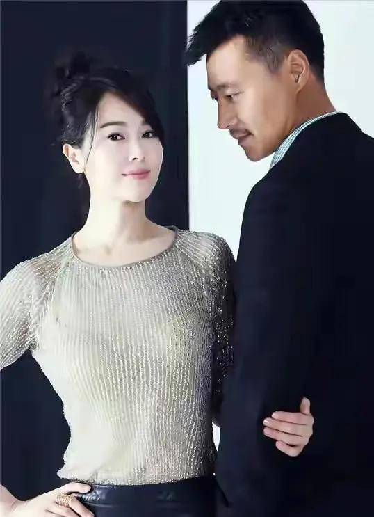 演员左小青:26岁没追过陈道明,33岁嫁大20岁富豪,如今怎么样了_女儿