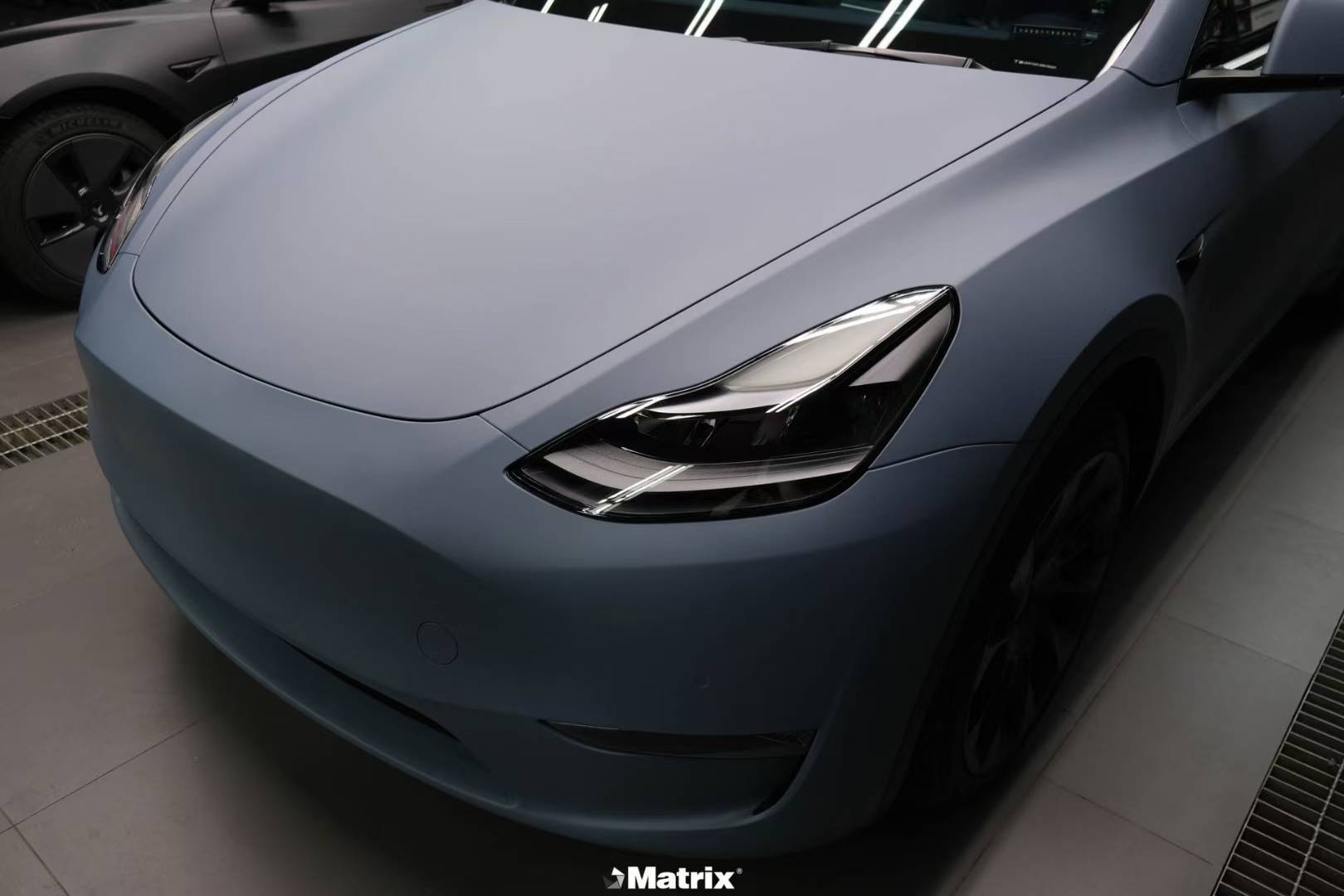 特斯拉modely-matrix矩阵改色膜消光水泥灰,沉稳的灰调_肉眼_质感_案